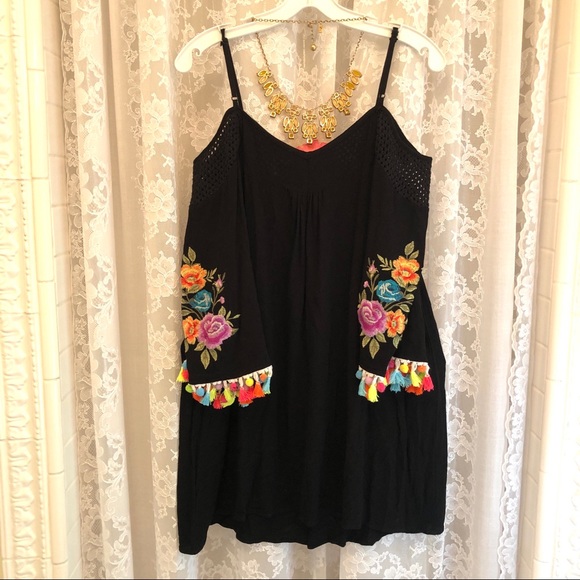 🎉Host Pick🎉 UMGEE * NWOT Dia De Los Muertos Day of Dead Embroidered Pom Dress - Picture 11 of 12